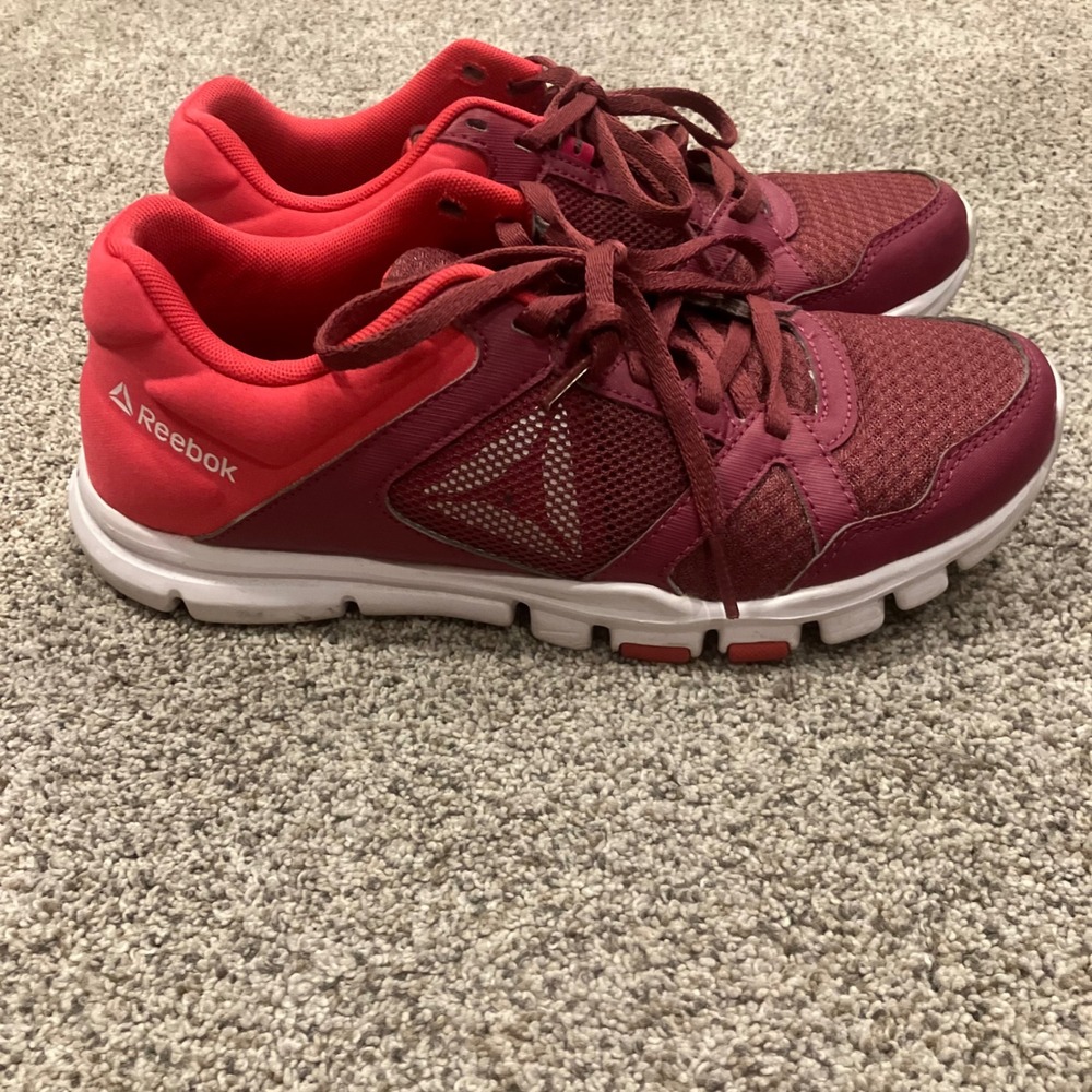 Reebok Yourflex Trainette 10 MT Burgundy Coral Training Shoes CN4731 Womens 7.5